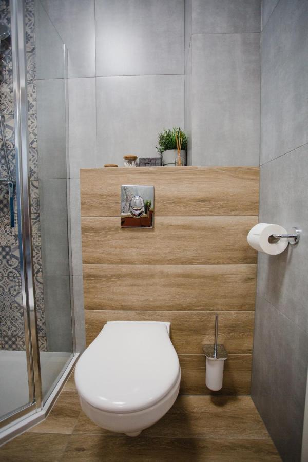 W&K Apartments - Ginger Suite - Faktura Vat, Parking Koszalin Bagian luar foto